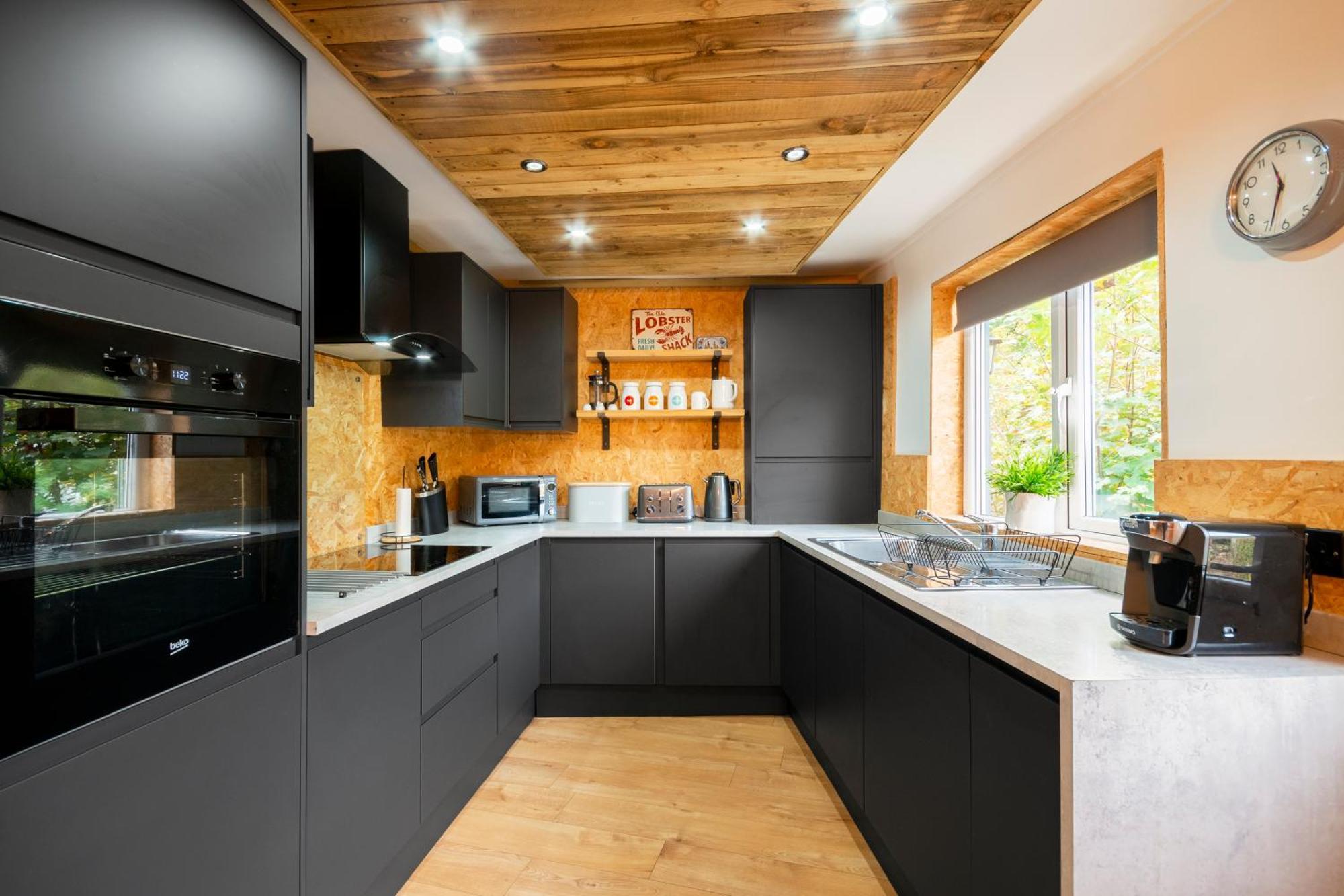 Riverside Great House In The Afan Forest Bike Park By Staystaycations Glyncorrwg 外观 照片