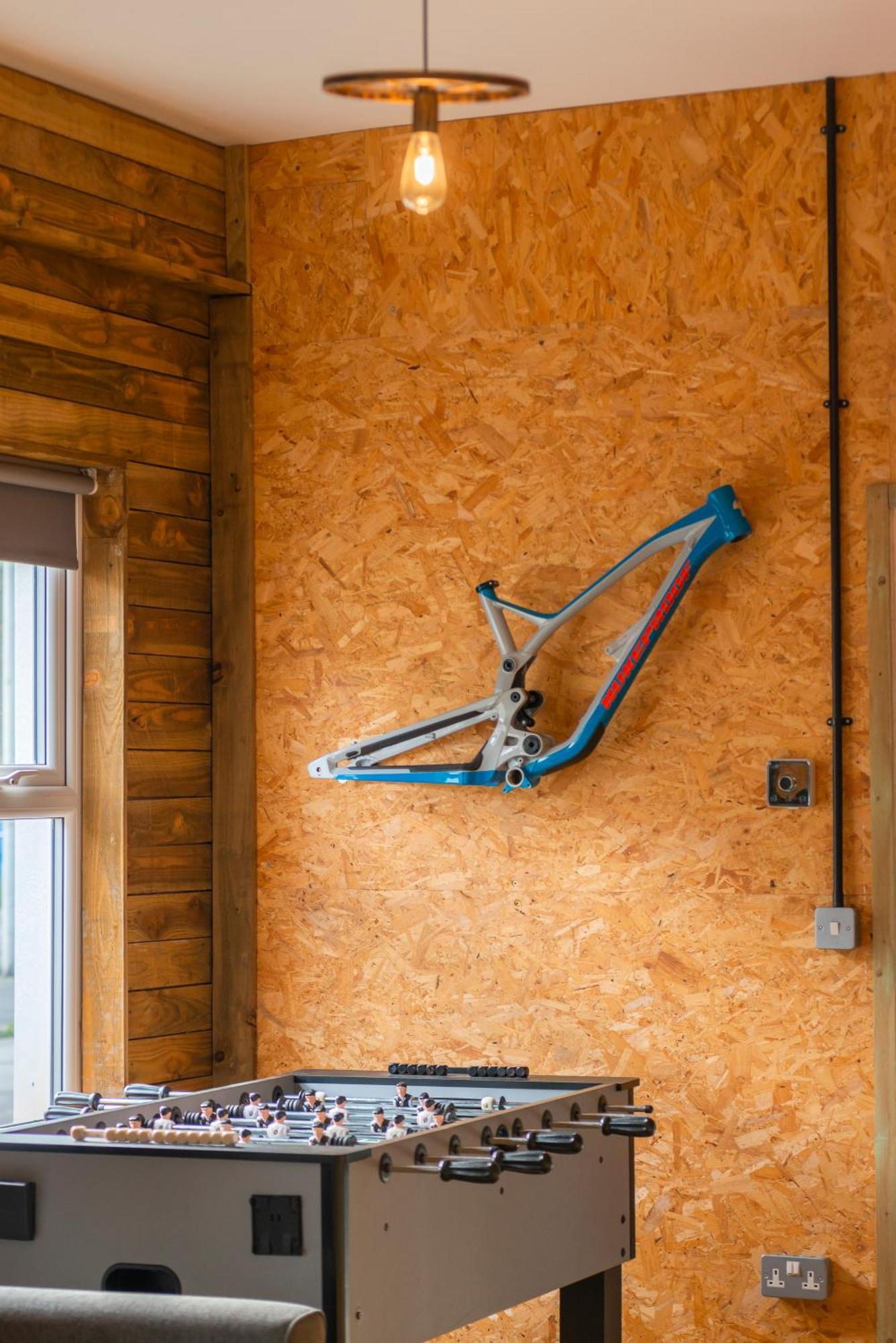 Riverside Great House In The Afan Forest Bike Park By Staystaycations Glyncorrwg 外观 照片