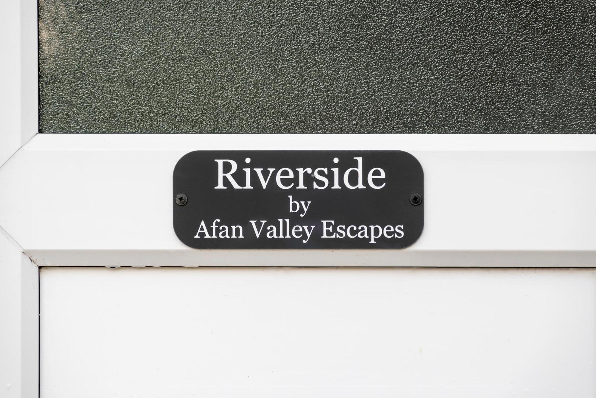 Riverside Great House In The Afan Forest Bike Park By Staystaycations Glyncorrwg 外观 照片