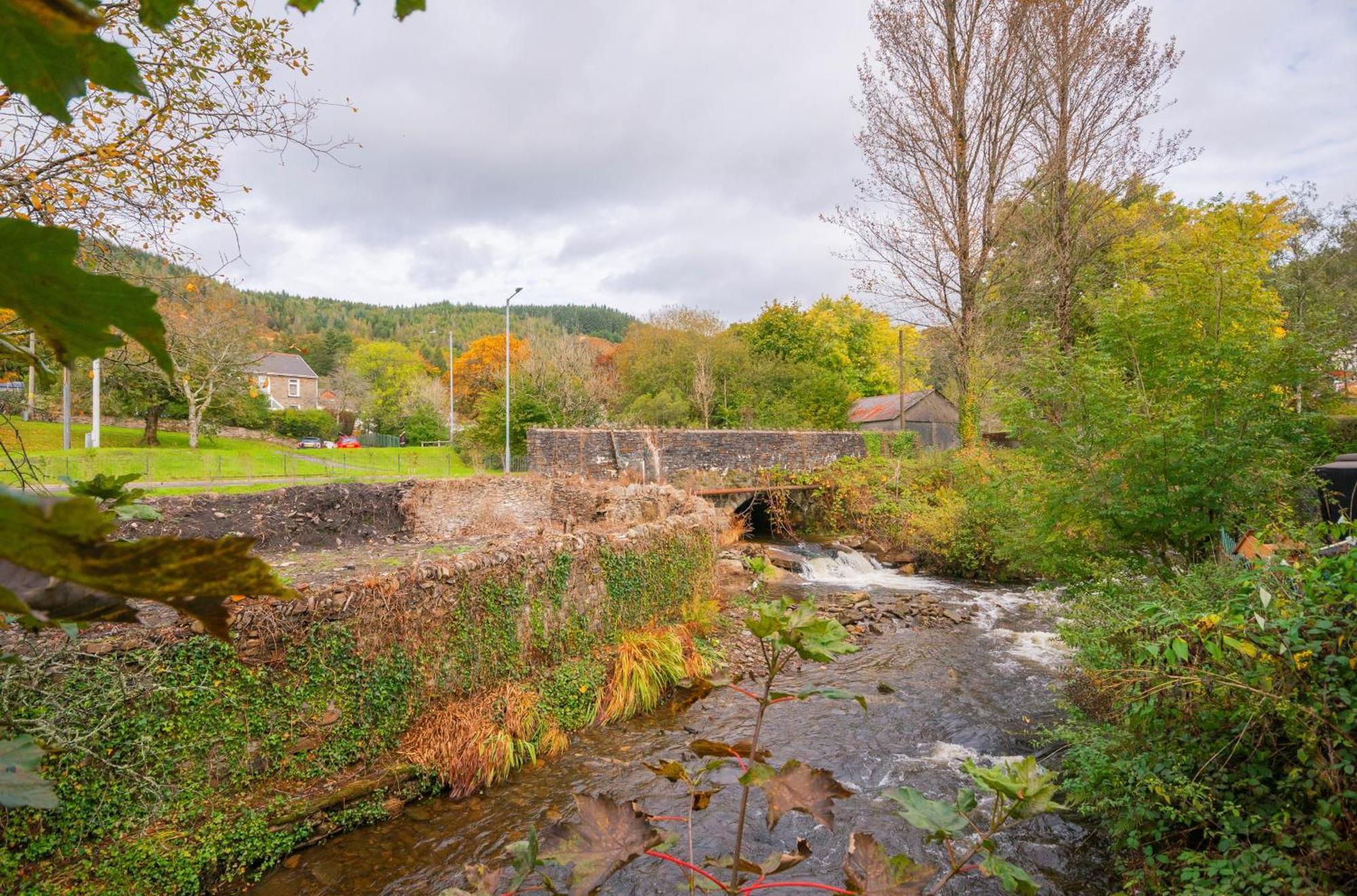 Riverside Great House In The Afan Forest Bike Park By Staystaycations Glyncorrwg 外观 照片