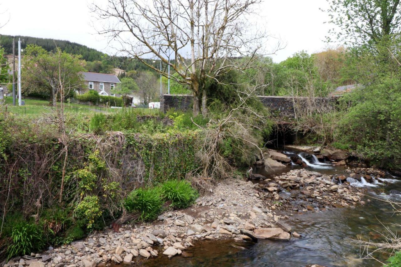 Riverside Great House In The Afan Forest Bike Park By Staystaycations Glyncorrwg 外观 照片